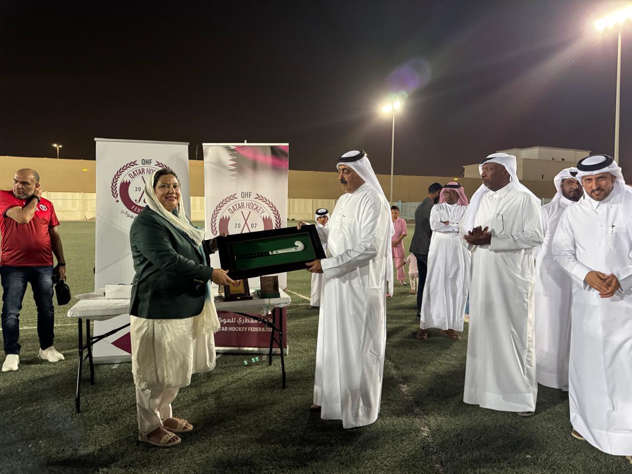 HockeyLCqatar1.jpg - 171.16 kB