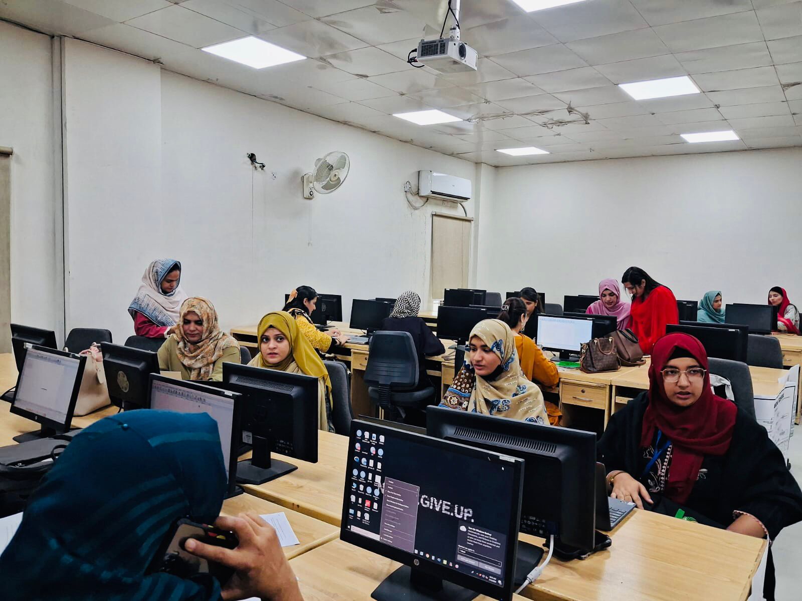 DataAnylsisDeskLISALC1.jpeg - 200.75 kB