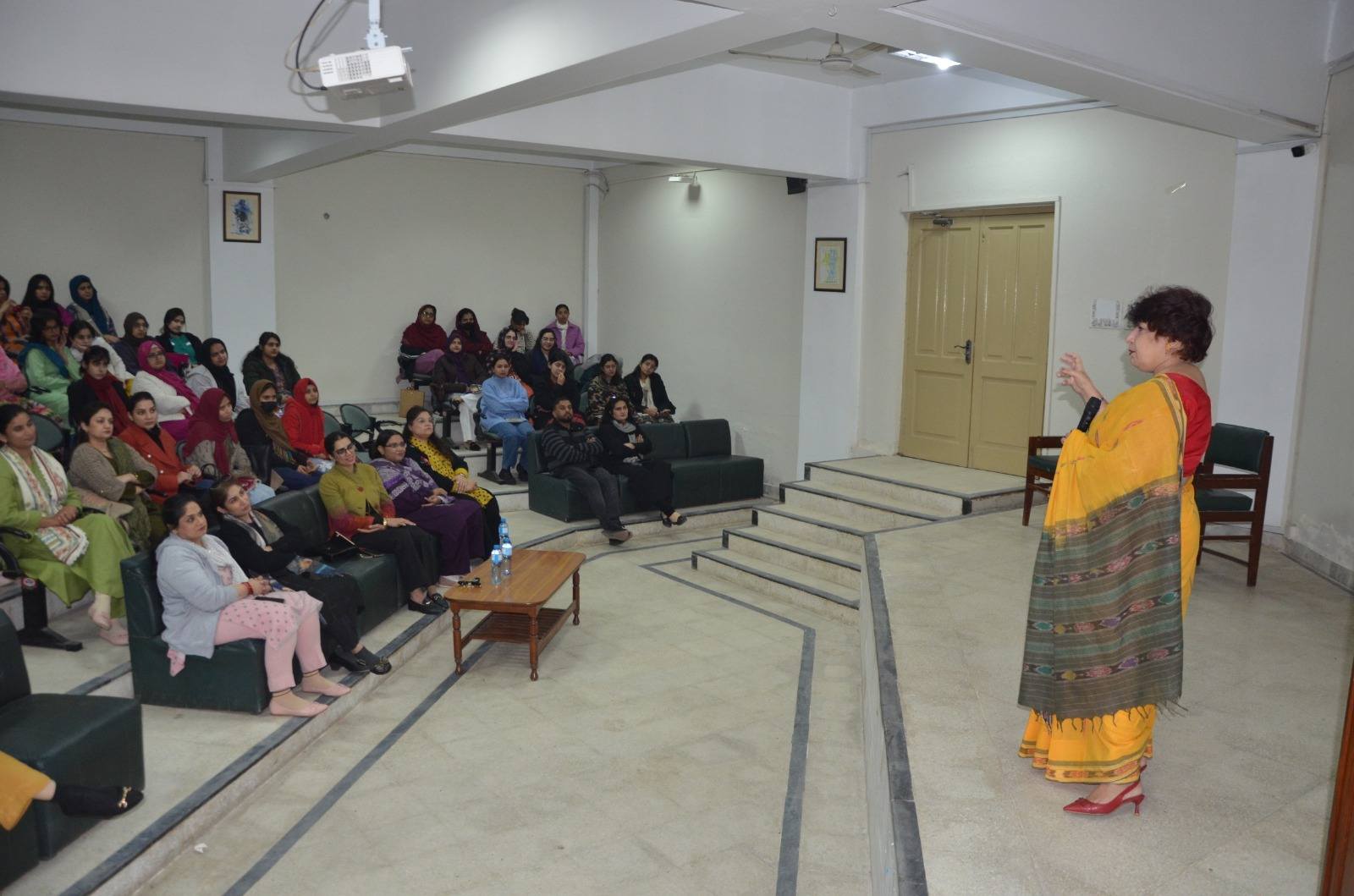 basantSeminarLC2.jpg - 146.50 kB