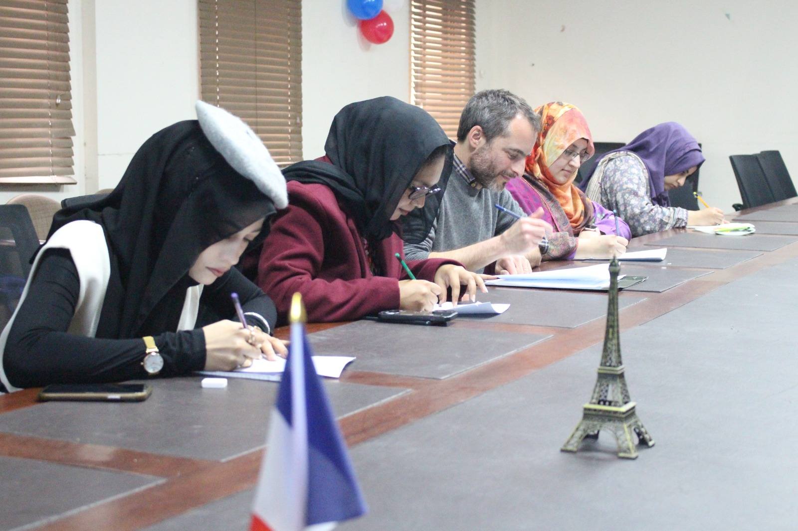 FrenchCulturalDay2.jpg - 157.70 kB