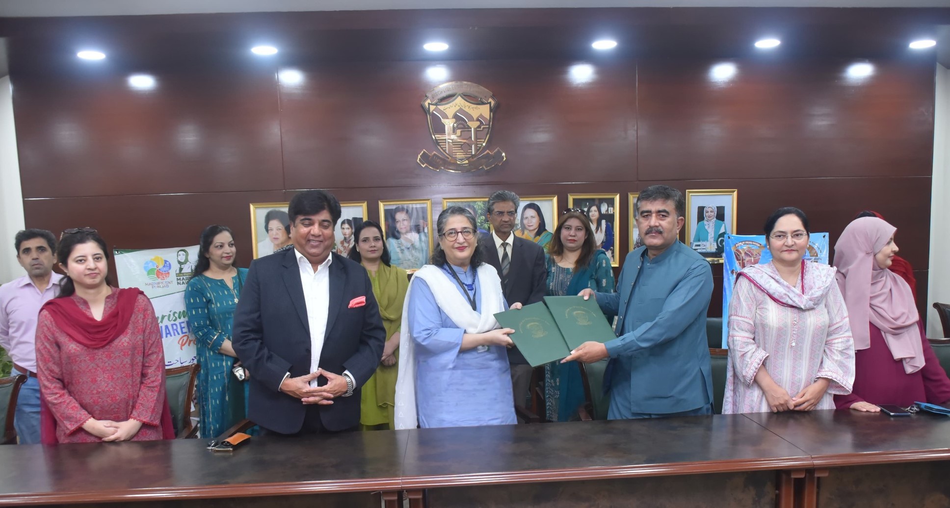 MOUTDCP2.jpg - 323.97 kB