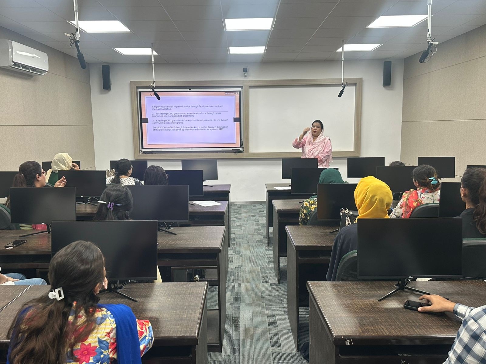 OrientationMsPhysicalEdu2.jpg - 353.32 kB