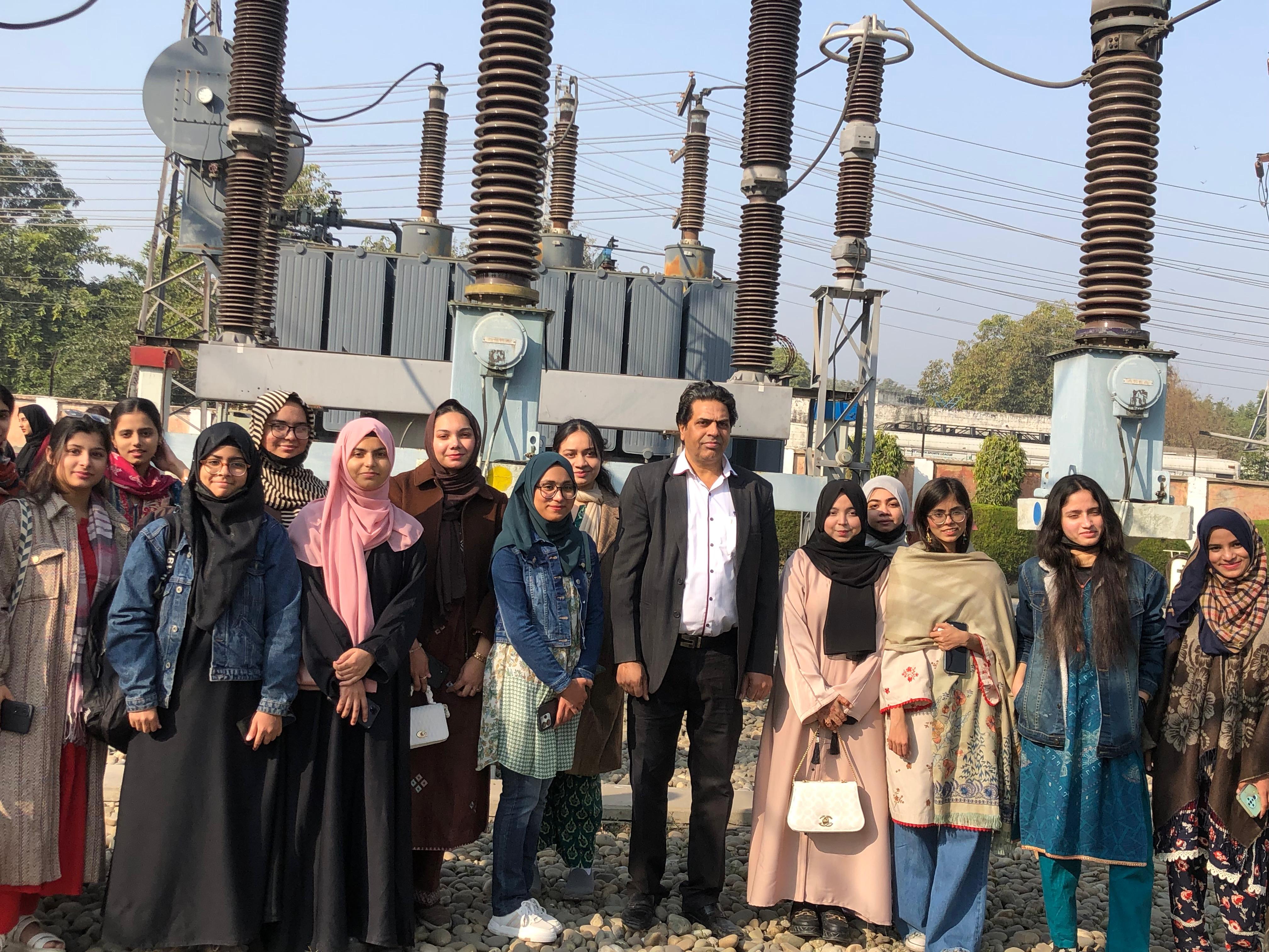 Tour_pic1.jpeg - 1.51 MB